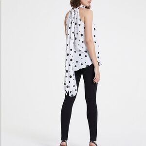 AG the honor top black and white L